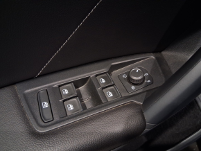 VW Noul Tiguan R-Line 2,0 TDI DSG 4Mot thumbnail