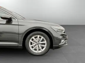 VW Noul Passat Comfortline 2.0 TDI DSG thumbnail