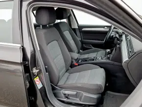 VW Noul Passat Comfortline 2.0 TDI DSG thumbnail