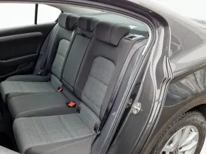 VW Noul Passat Comfortline 2.0 TDI DSG thumbnail