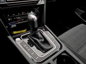 VW Noul Passat Comfortline 2.0 TDI DSG thumbnail