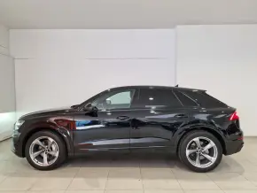 Audi Q8 50 TDI quattro thumbnail