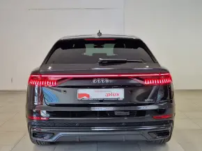 Audi Q8 50 TDI quattro thumbnail