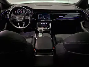 Audi Q8 50 TDI quattro thumbnail