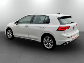 VW Golf GTE thumbnail