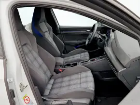 VW Golf GTE thumbnail