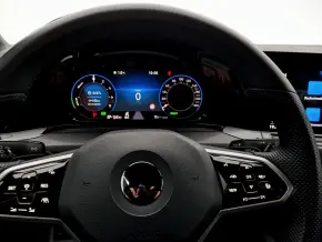 VW Golf GTE thumbnail