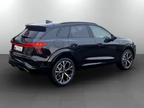 Audi Q3 40 TFSI quattro thumbnail