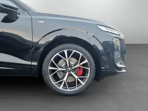 Audi Q3 40 TFSI quattro thumbnail