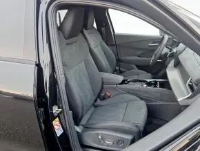 Audi Q3 40 TFSI quattro thumbnail