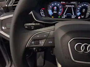 Audi Q3 35 TFSI thumbnail