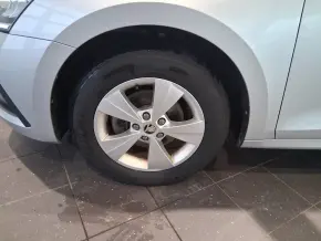 Škoda OCTAVIA AMBITION 1.5 TSI thumbnail