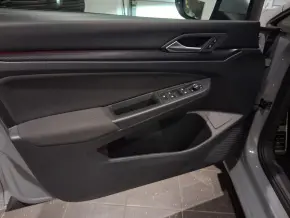 VW Noul Golf United 1.0 TSI DSG mild hyb thumbnail