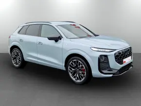 Audi Q3 40 TFSI quattro thumbnail