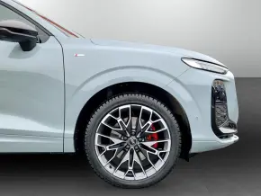 Audi Q3 40 TFSI quattro thumbnail