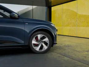 Q6 e-tron quattro thumbnail