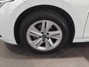VW Golf Life 2.0 TDI DSG thumbnail