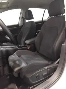 VW Golf Style 2.0 TDI DSG thumbnail