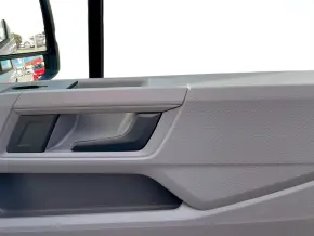 VW Crafter 3.5 Furgon L5H3 FWD 130kW thumbnail