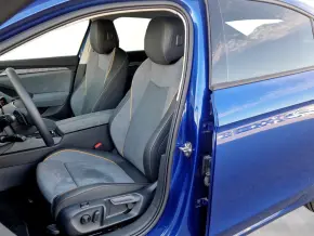 Superb Selection PHEV thumbnail