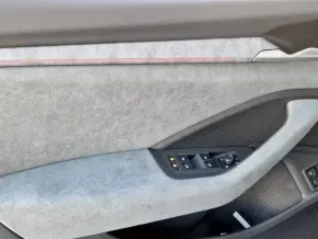 Superb Selection PHEV thumbnail