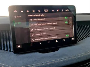 Superb Selection PHEV thumbnail