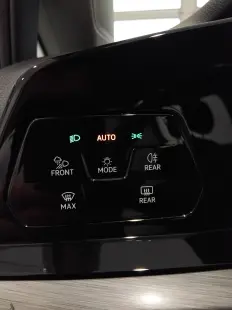 VW Noul Golf Style 2.0 TDI DSG thumbnail