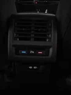 VW Noul Golf Style 2.0 TDI DSG thumbnail