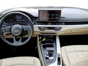 Audi A4 Limousine 40 TFSI thumbnail