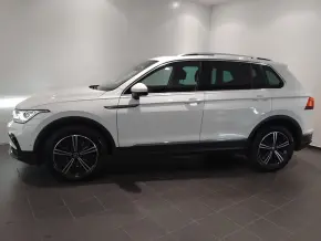VW Noul Tiguan Elegance 2,0 TDI DSG 4Mot thumbnail