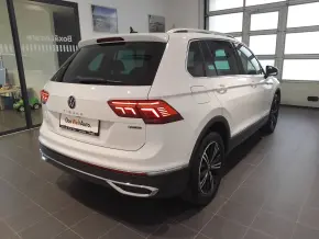VW Noul Tiguan Elegance 2,0 TDI DSG 4Mot thumbnail