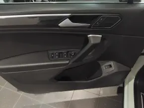 VW Noul Tiguan Elegance 2,0 TDI DSG 4Mot thumbnail