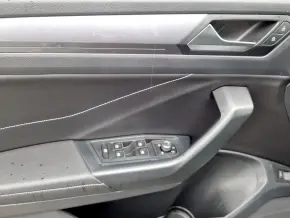 VW T-Roc Style TDI DSG thumbnail