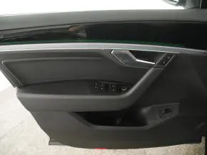 Touareg R-Line TDI 4MOTION thumbnail
