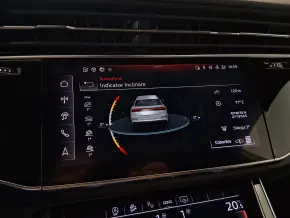 Audi Q8 PI 55 TFSI quattro thumbnail