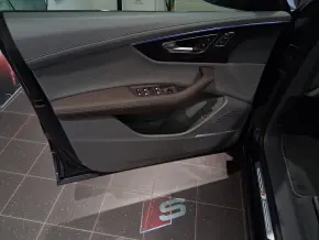 Audi Q8 PI 55 TFSI quattro thumbnail
