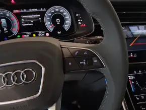 Audi Q8 PI 55 TFSI quattro thumbnail