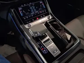 Audi Q8 PI 55 TFSI quattro thumbnail