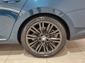 Superb L&K 2.0 TSI 4x4 DSG thumbnail