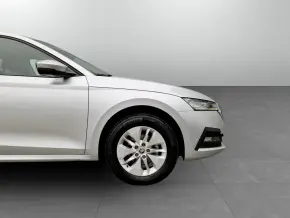Škoda Octavia Ambition 2.0 TDI DSG thumbnail