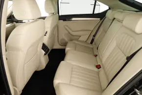 Superb Laurin & Klement TDI 4x4 DSG thumbnail