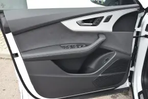 Audi Q8 PI 55 TFSI quattro thumbnail