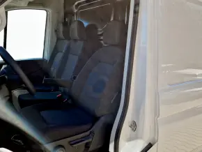 VW Crafter 3.5 Furgon L3H3 FWD 103kW thumbnail