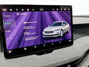 Superb Selection PHEV thumbnail