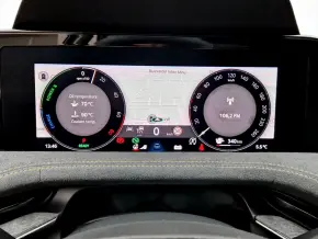 Superb Selection PHEV thumbnail