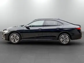 Superb Selection PHEV thumbnail