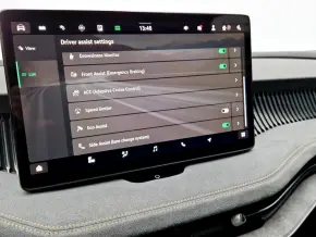 Superb Selection PHEV thumbnail