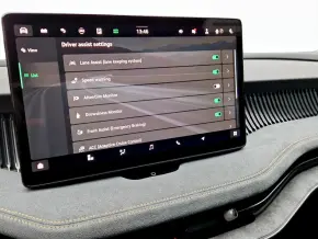 Superb Selection PHEV thumbnail