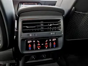 RSQ8 TFSI quattro thumbnail