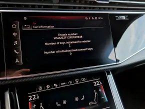 RSQ8 TFSI quattro thumbnail